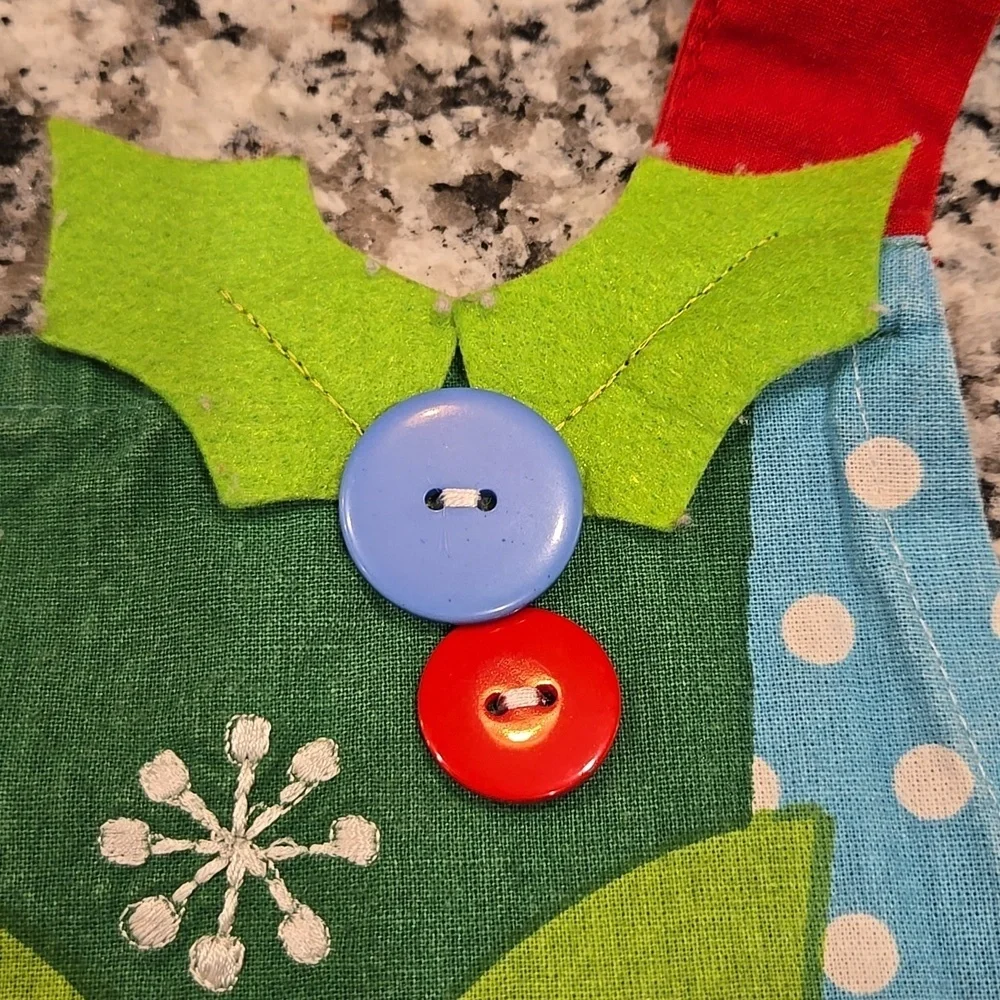 PIER 1 IMPORTS CHRISTMAS NUTCRACKER APRON.